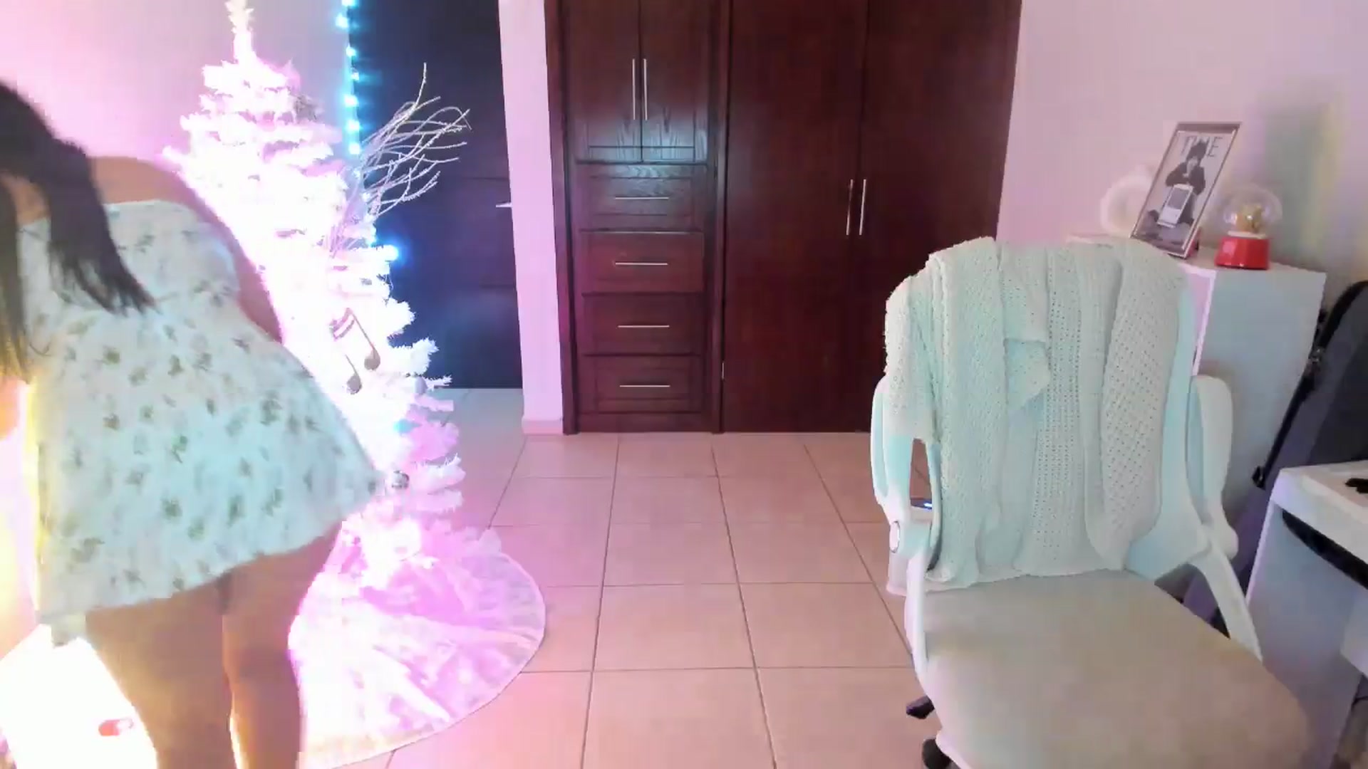 Gallery image thumbnail from anarossanna's myfreecams stream on, 12/06/2025, 07:08 image 12 of 20