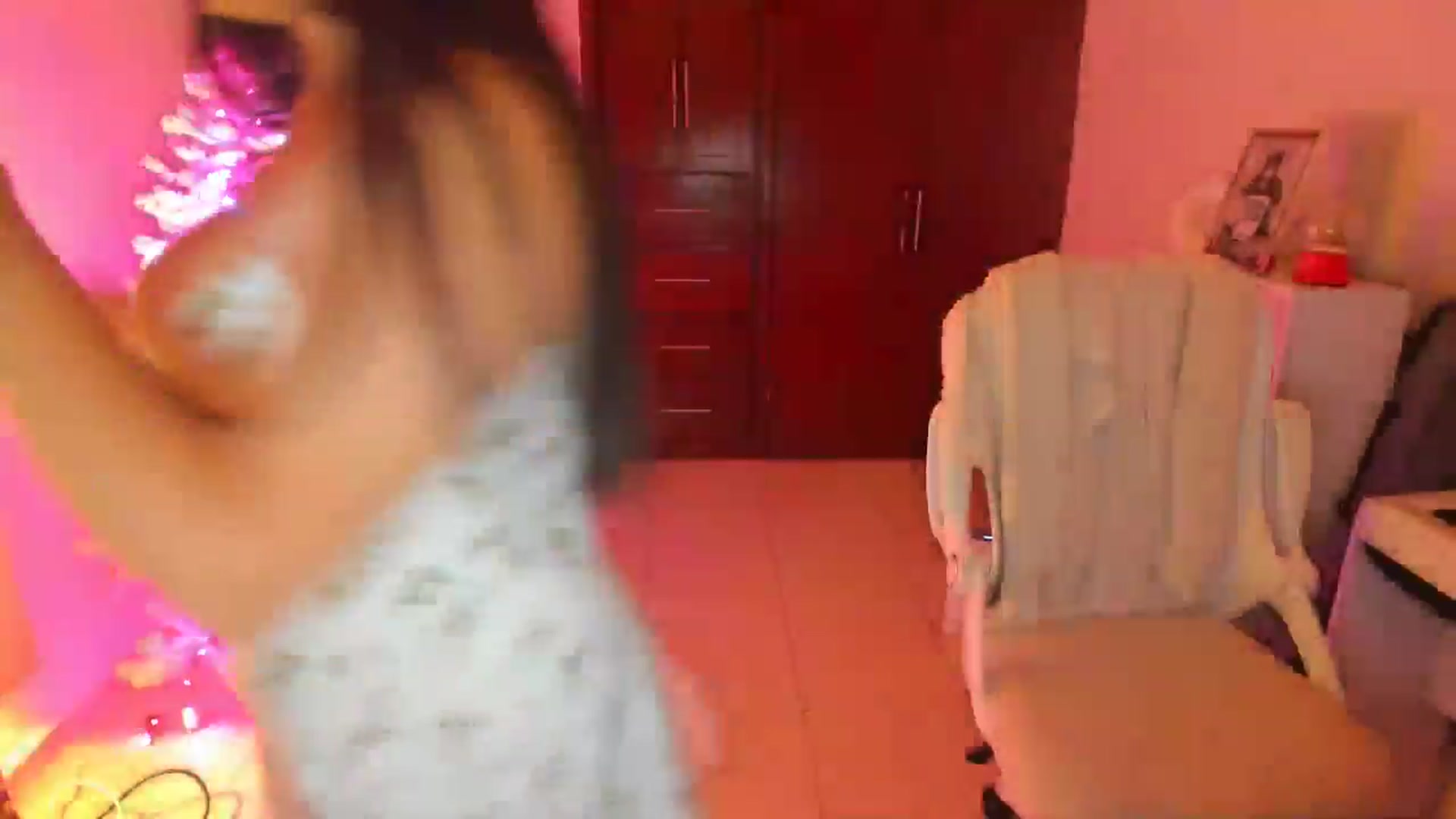 Gallery image thumbnail from anarossanna's myfreecams stream on, 12/06/2025, 07:08 image 9 of 20