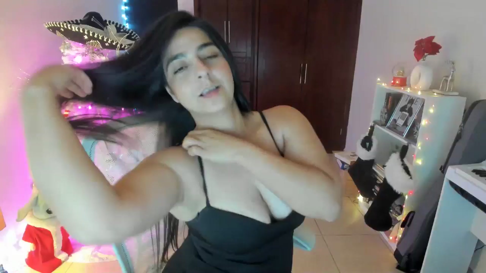 Gallery image thumbnail from anarossanna's myfreecams stream on, 12/25/2025, 05:43 image 1 of 20
