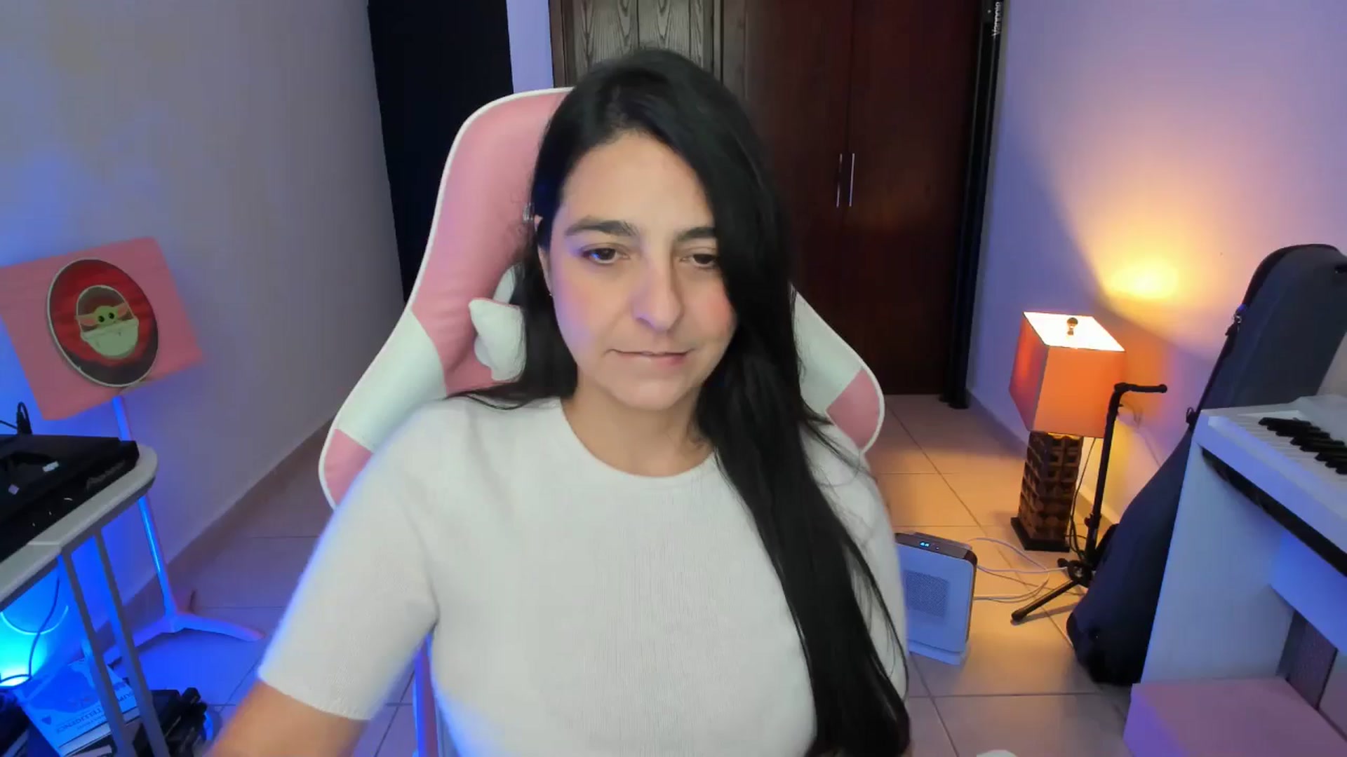 Gallery image thumbnail from anarossanna's myfreecams stream on, 01/28/2026, 19:48 image 7 of 20