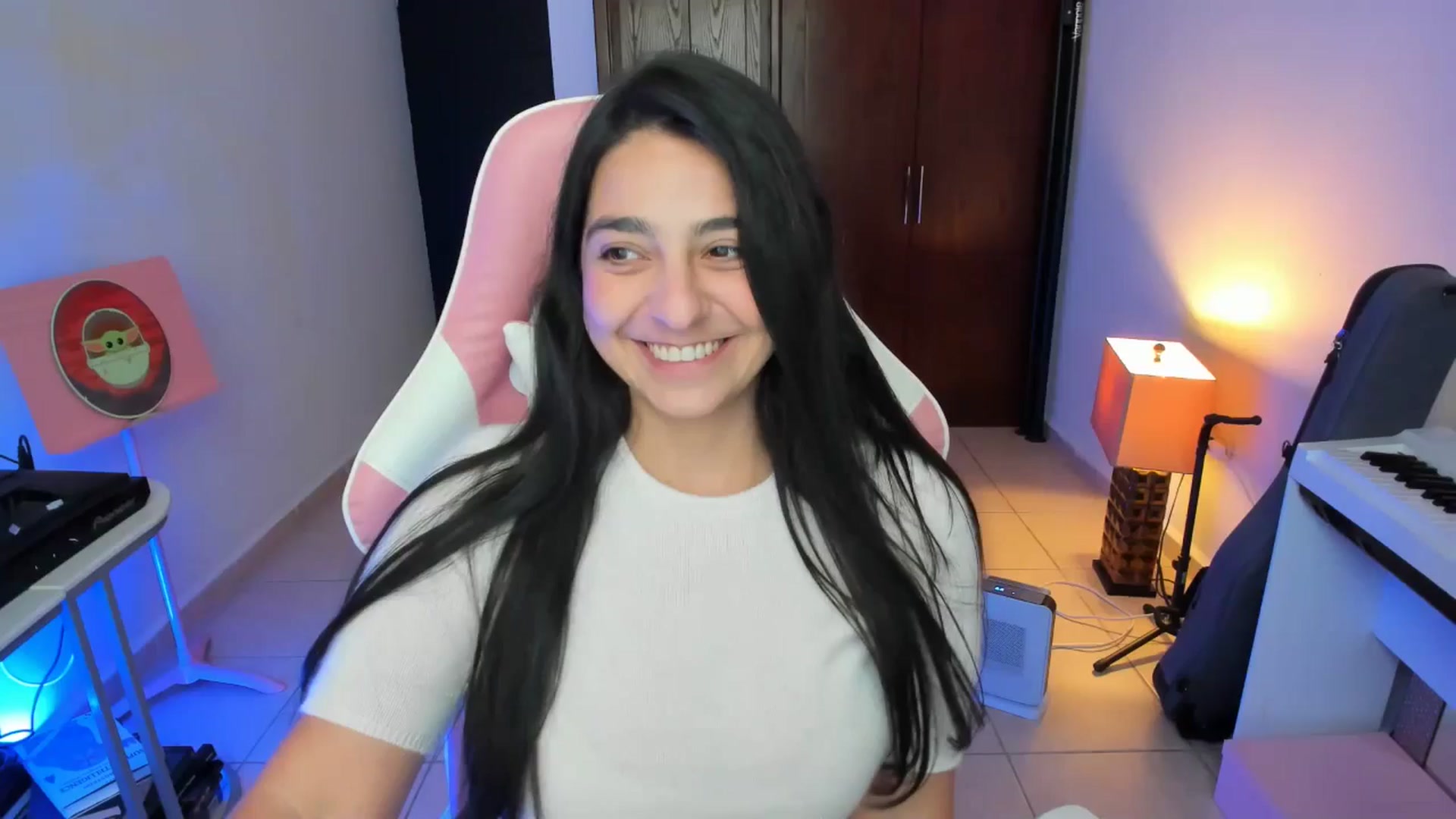 Gallery image thumbnail from anarossanna's myfreecams stream on, 01/28/2026, 19:48 image 8 of 20