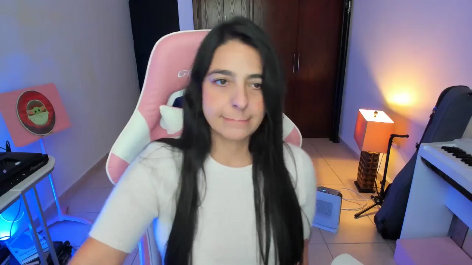 Gallery image thumbnail from anarossanna's myfreecams stream on, 01/28/2026, 19:48 image 9 of 20