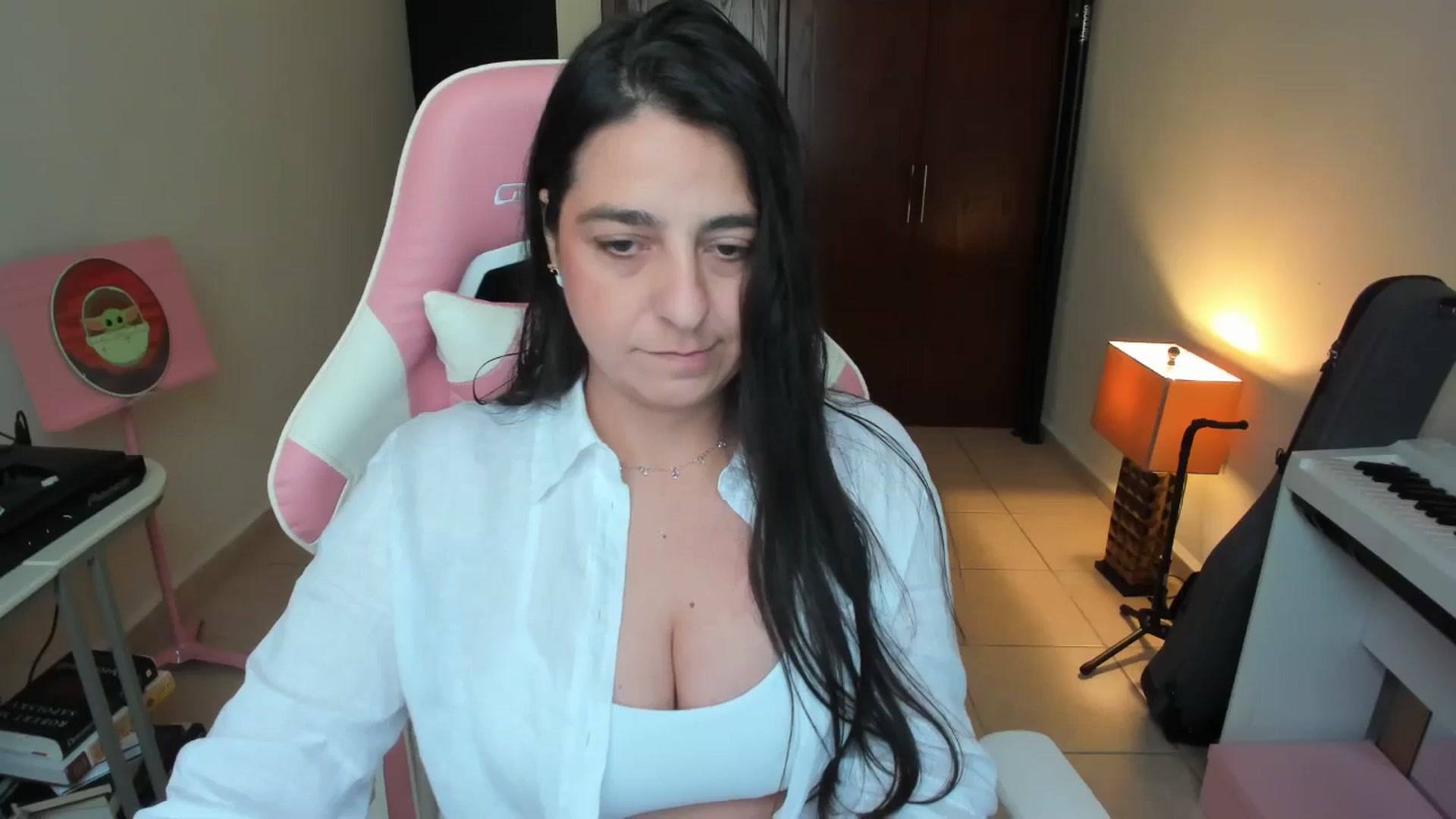 Gallery image thumbnail from anarossanna's myfreecams stream on, 02/04/2026, 19:55 image 13 of 20