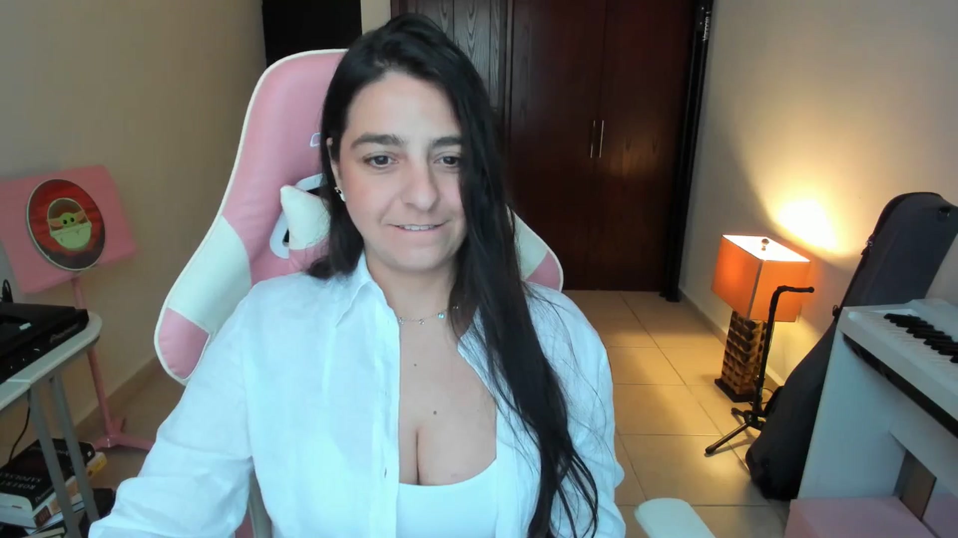 Gallery image thumbnail from anarossanna's myfreecams stream on, 02/04/2026, 19:55 image 17 of 20