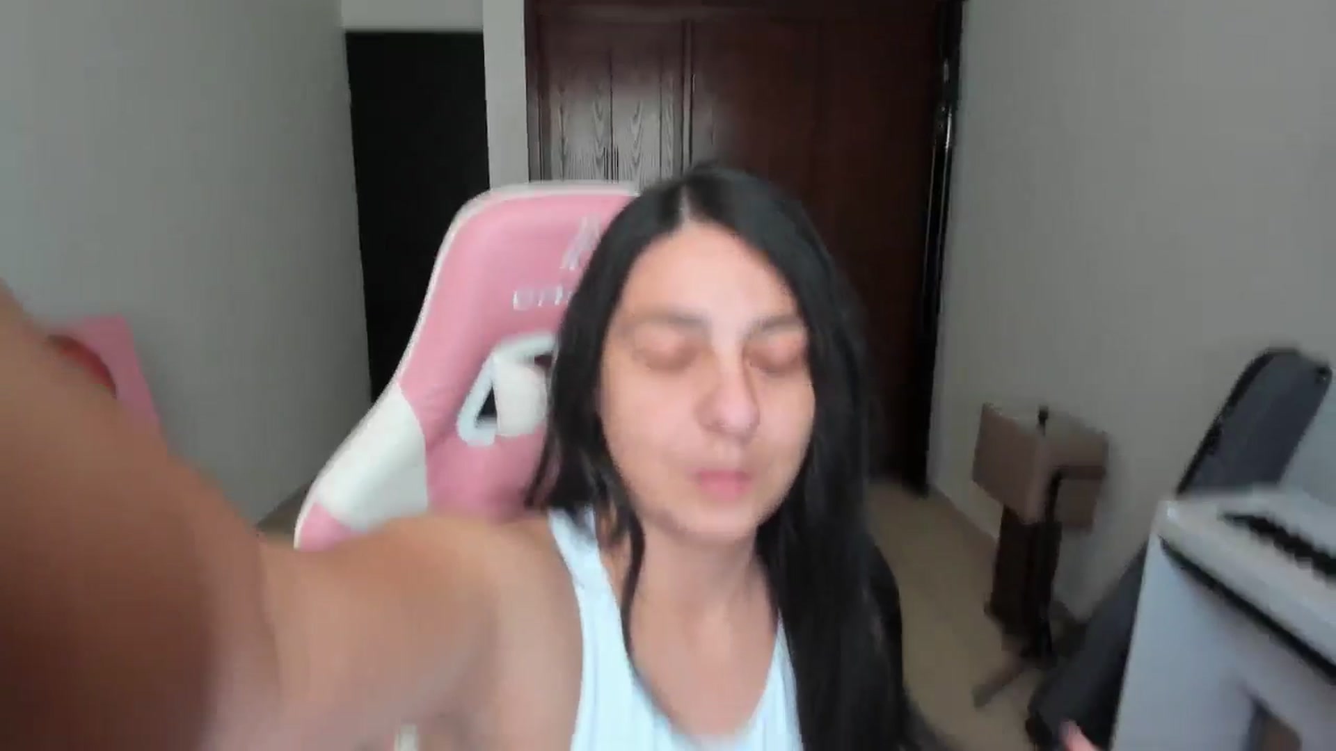 Gallery image thumbnail from anarossanna's myfreecams stream on, 02/15/2026, 20:37 image 16 of 20
