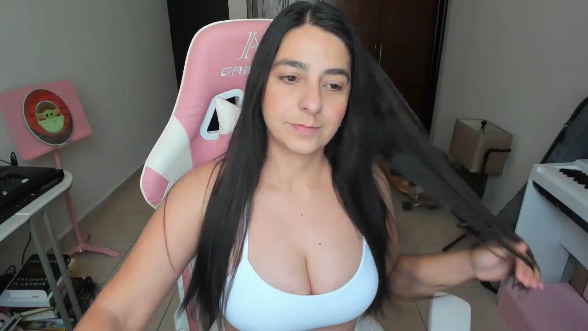 Gallery image thumbnail from anarossanna's myfreecams stream on, 02/24/2026, 18:21 image 16 of 20