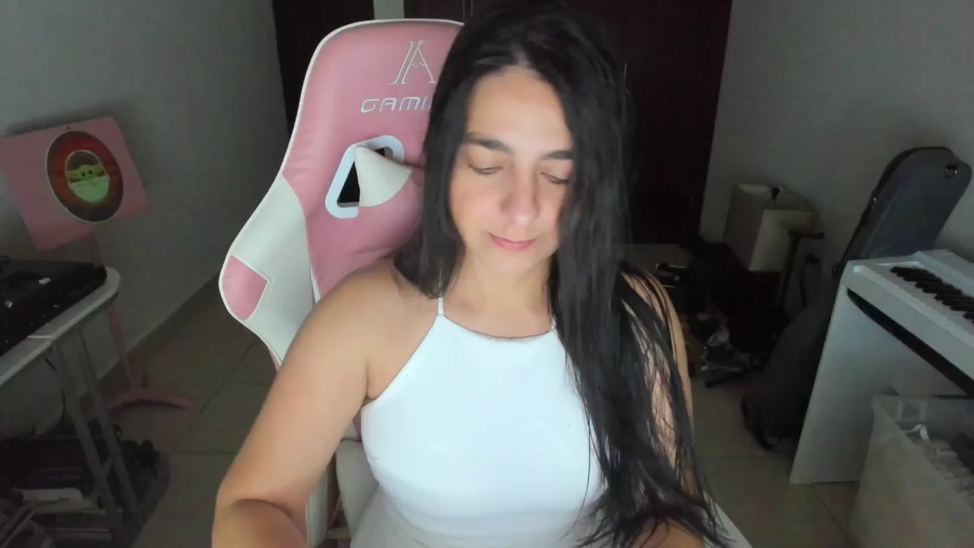 Gallery image thumbnail from anarossanna's myfreecams stream on, 03/22/2026, 04:24 image 1 of 20