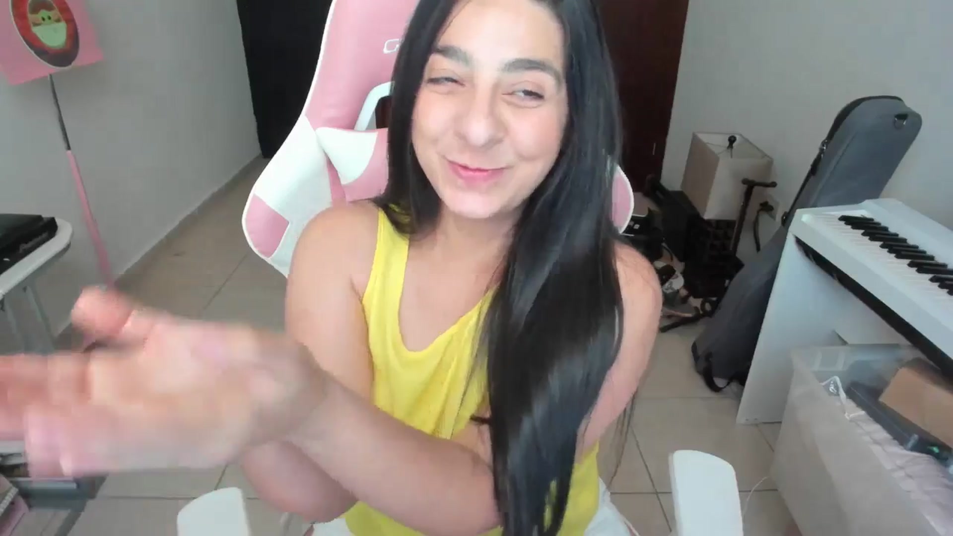 Gallery image thumbnail from anarossanna's myfreecams stream on, 03/27/2026, 18:09 image 10 of 20