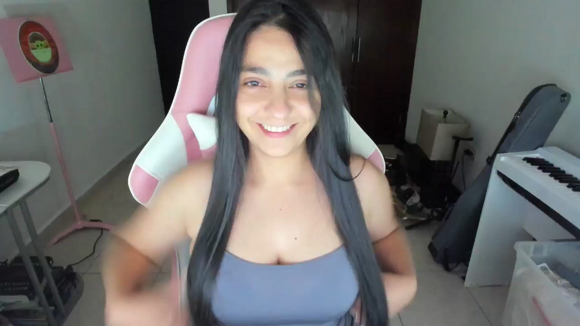 Gallery image thumbnail from anarossanna's myfreecams stream on, 04/12/2026, 05:15 image 8 of 20