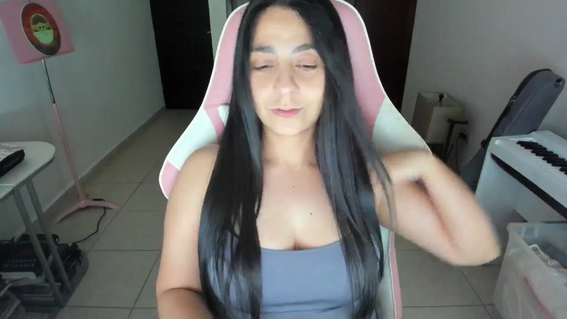 Gallery image thumbnail from anarossanna's myfreecams stream on, 04/12/2026, 05:15 image 4 of 20