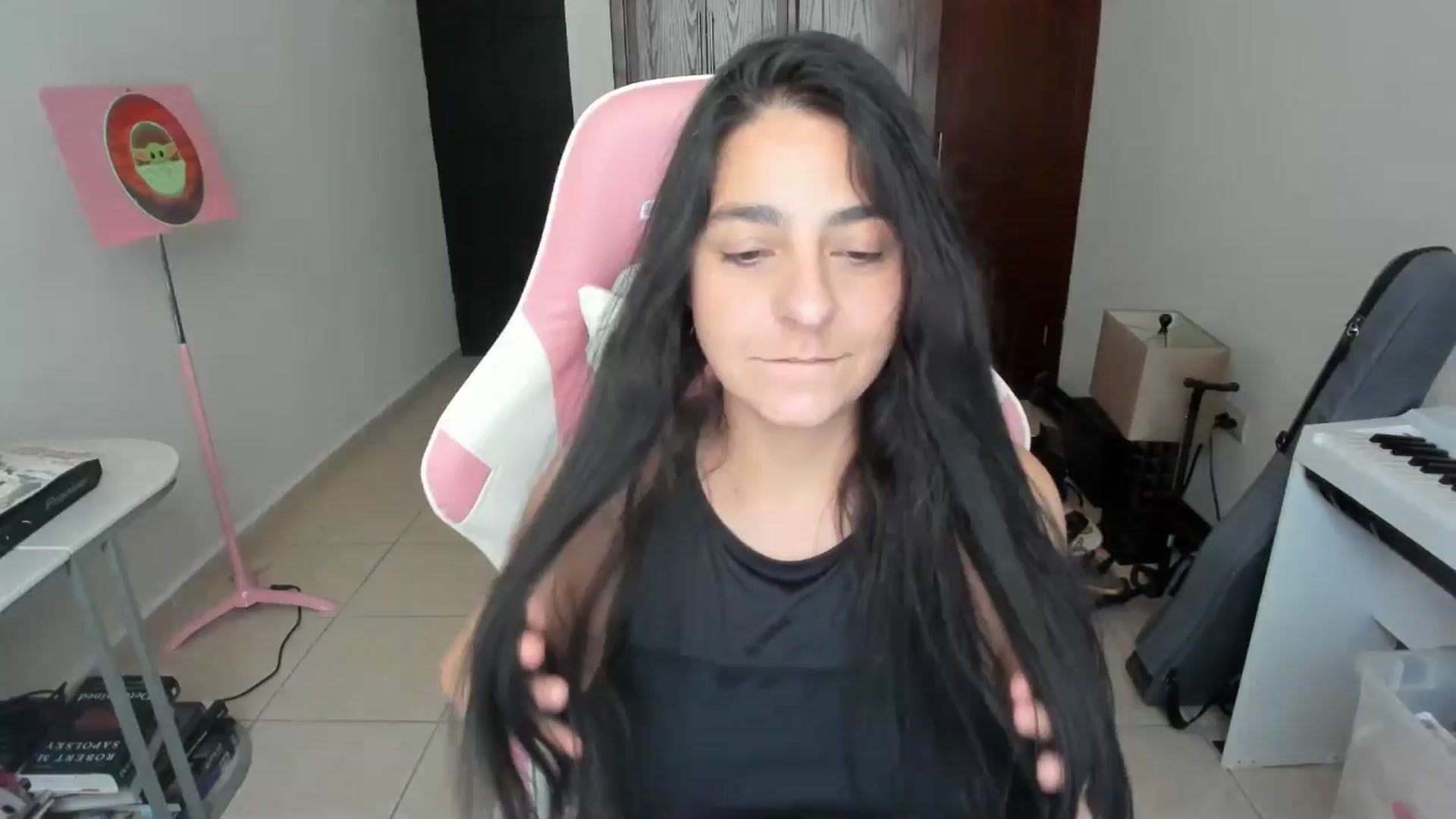 Gallery image thumbnail from anarossanna's myfreecams stream on, 04/15/2026, 18:37 image 14 of 20
