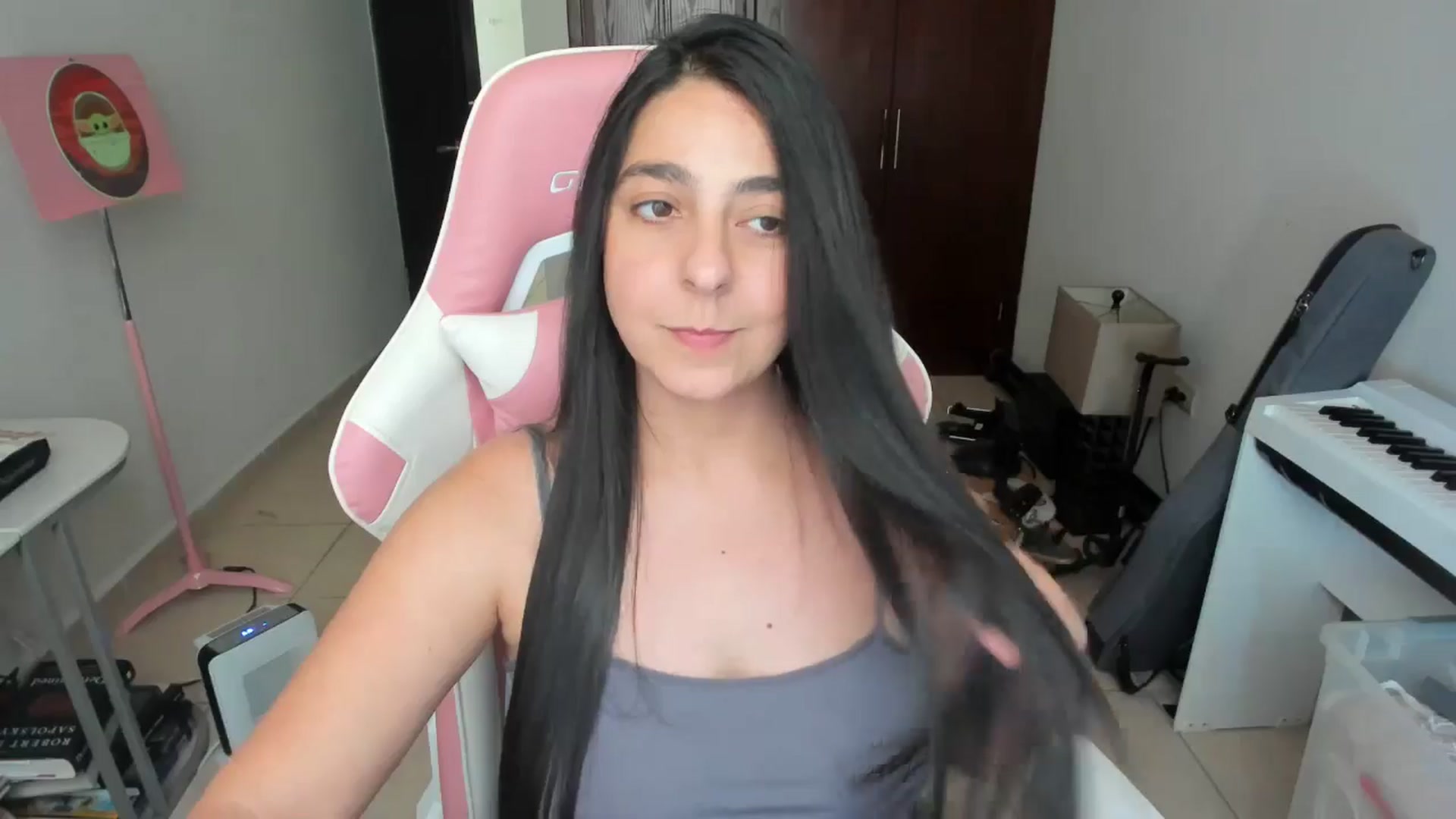 Gallery image thumbnail from anarossanna's myfreecams stream on, 04/20/2026, 17:17 image 5 of 20