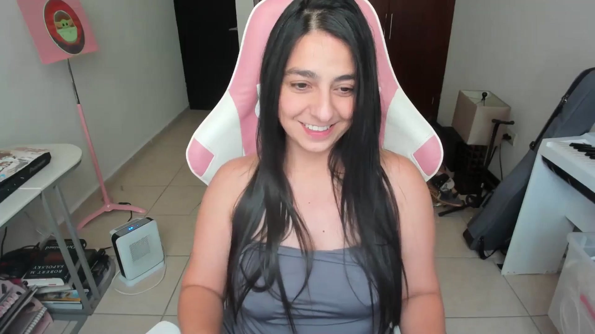 Gallery image thumbnail from anarossanna's myfreecams stream on, 04/20/2026, 17:17 image 20 of 20