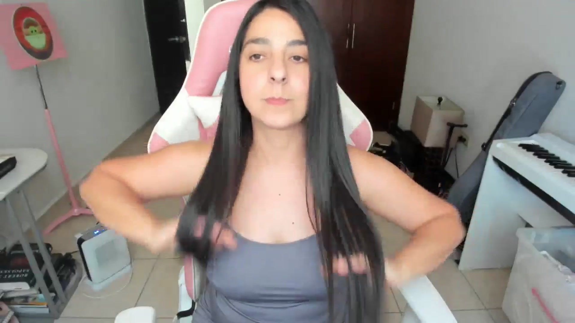 Gallery image thumbnail from anarossanna's myfreecams stream on, 04/20/2026, 17:17 image 12 of 20