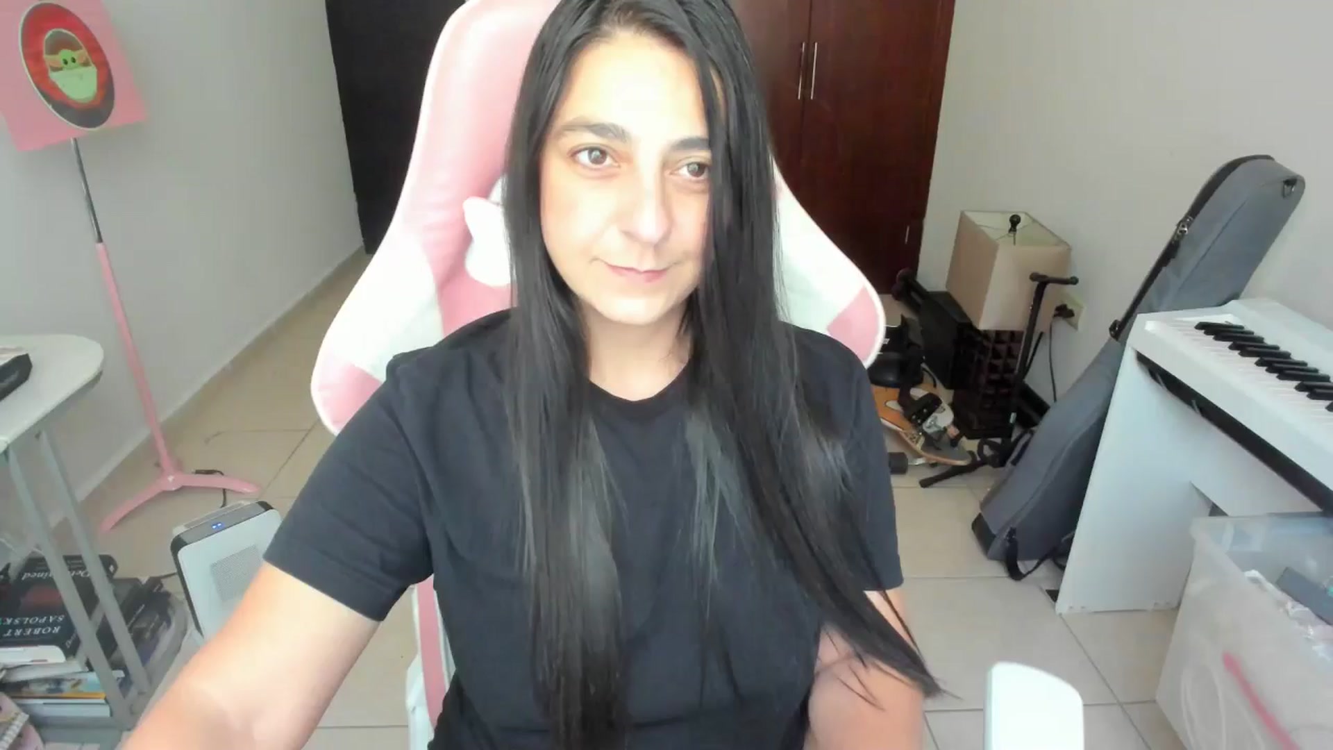 Gallery image thumbnail from anarossanna's myfreecams stream on, 04/21/2026, 18:10 image 1 of 20