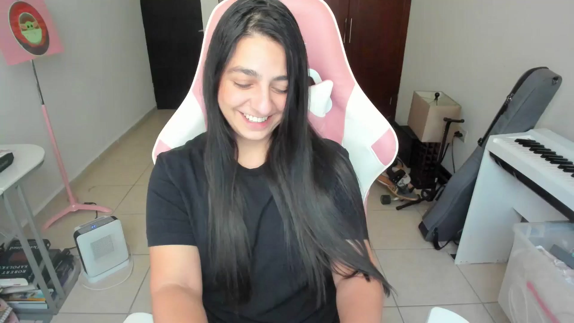 Gallery image thumbnail from anarossanna's myfreecams stream on, 04/21/2026, 18:10 image 2 of 20