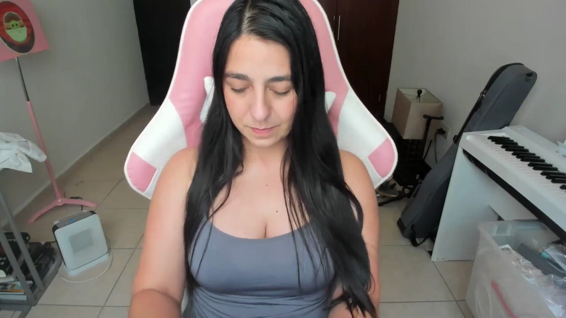 Gallery image thumbnail from anarossanna's myfreecams stream on, 04/22/2026, 18:22 image 3 of 20
