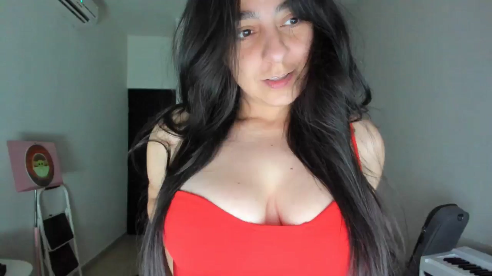 Gallery image thumbnail from anarossanna's myfreecams stream on, 05/10/2026, 04:10 image 2 of 20