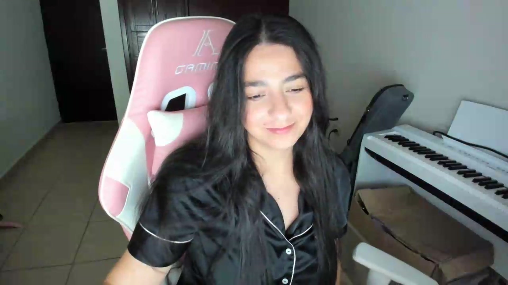 Gallery image thumbnail from anarossanna's myfreecams stream on, 05/30/2026, 05:39 image 2 of 20