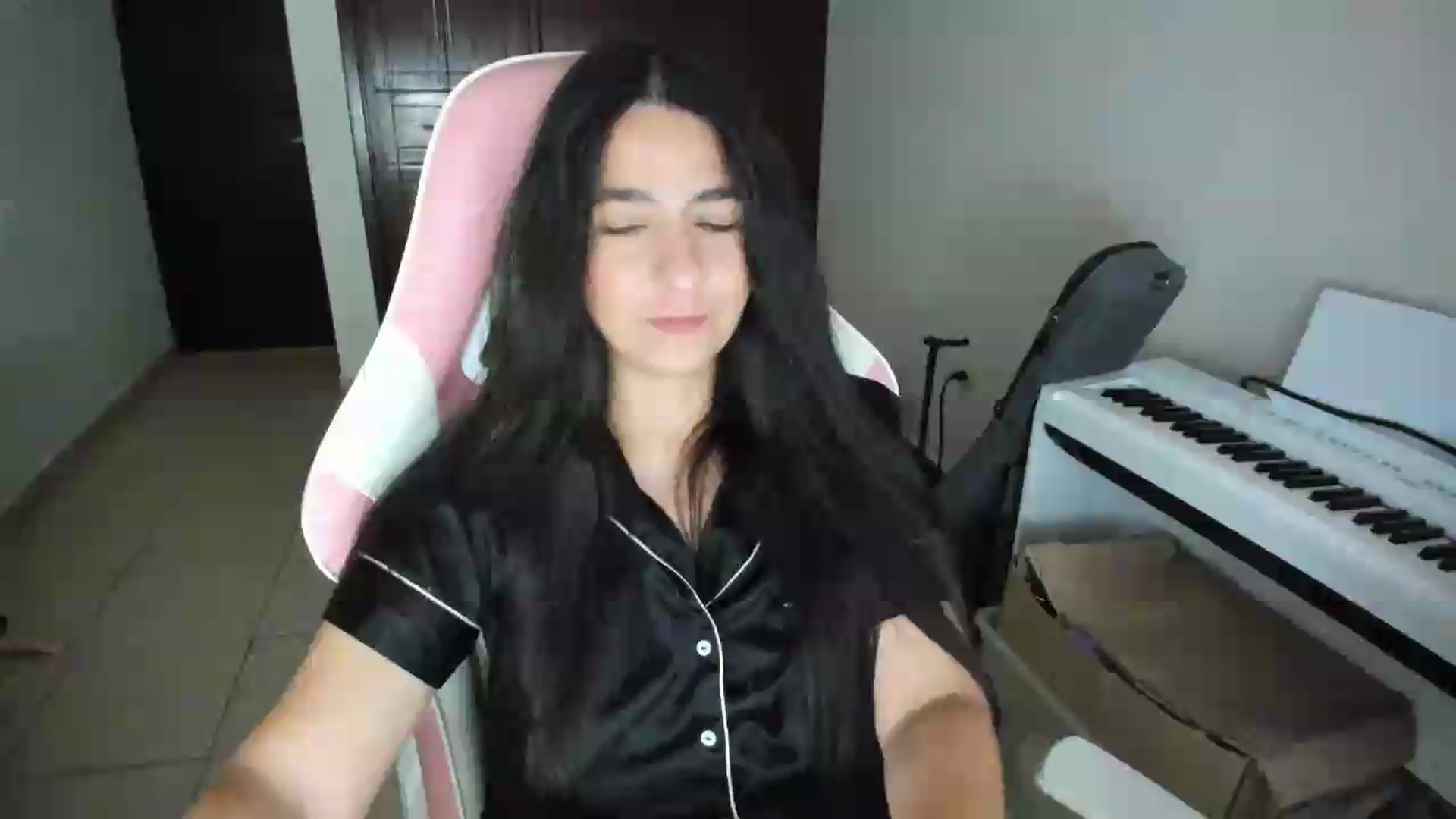 Gallery image thumbnail from anarossanna's myfreecams stream on, 05/30/2026, 05:39 image 11 of 20
