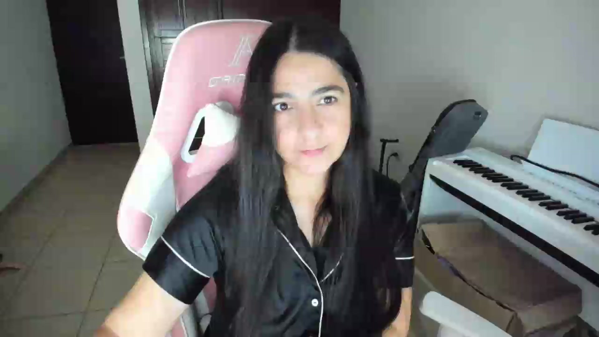 Gallery image thumbnail from anarossanna's myfreecams stream on, 05/30/2026, 05:39 image 9 of 20