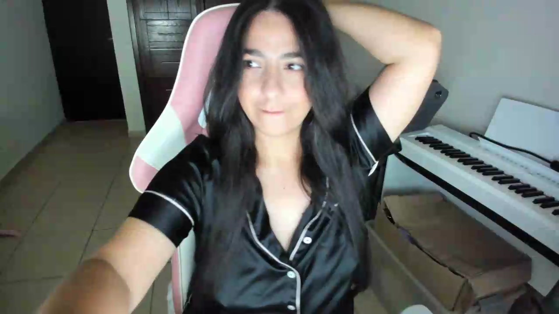 Gallery image thumbnail from anarossanna's myfreecams stream on, 05/30/2026, 05:39 image 14 of 20