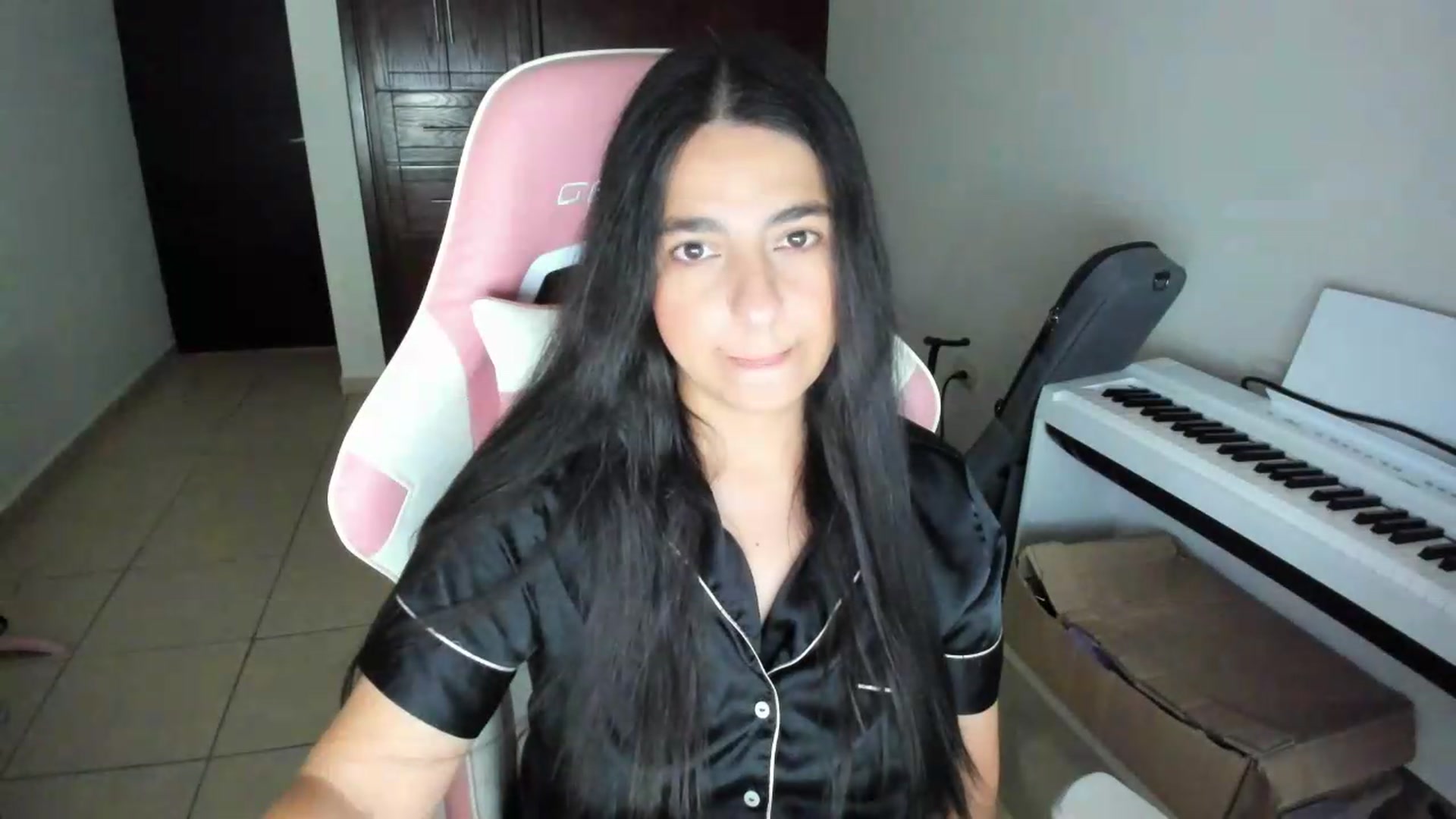Gallery image thumbnail from anarossanna's myfreecams stream on, 05/30/2026, 05:39 image 4 of 20