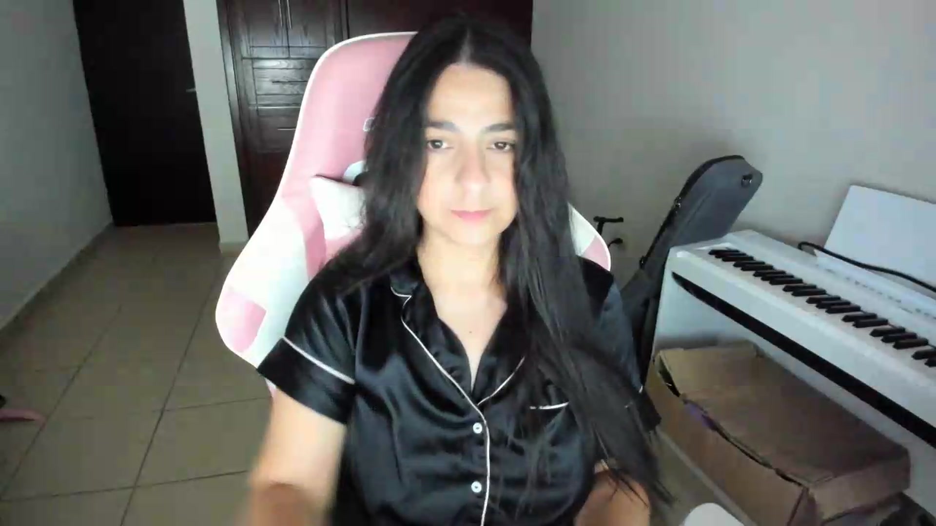 Gallery image thumbnail from anarossanna's myfreecams stream on, 05/30/2026, 05:39 image 5 of 20