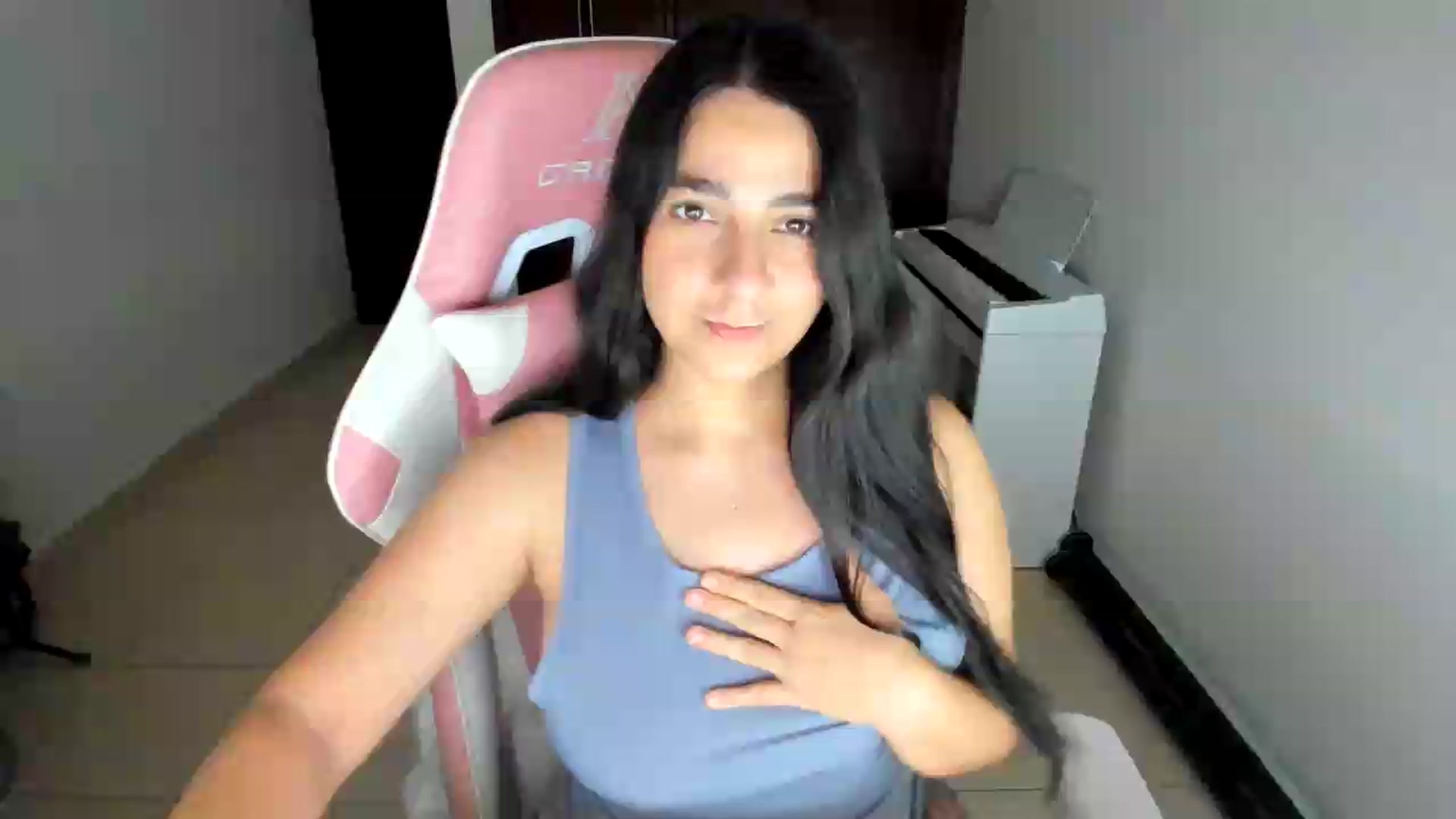 Gallery image thumbnail from anarossanna's myfreecams stream on, 06/14/2026, 05:49 image 9 of 20