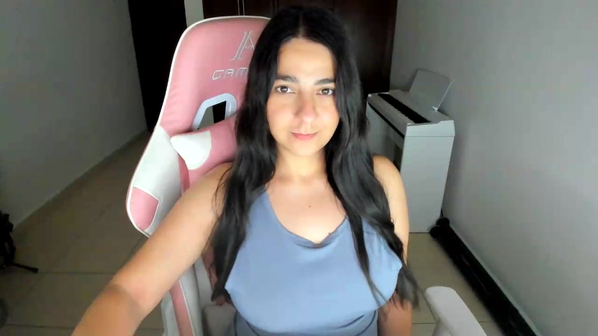 Gallery image thumbnail from anarossanna's myfreecams stream on, 06/14/2026, 05:49 image 3 of 20