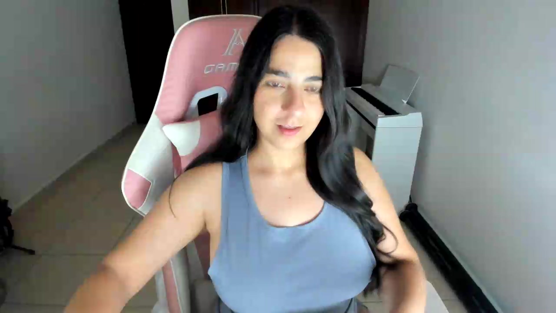 Gallery image thumbnail from anarossanna's myfreecams stream on, 06/14/2026, 05:49 image 7 of 20