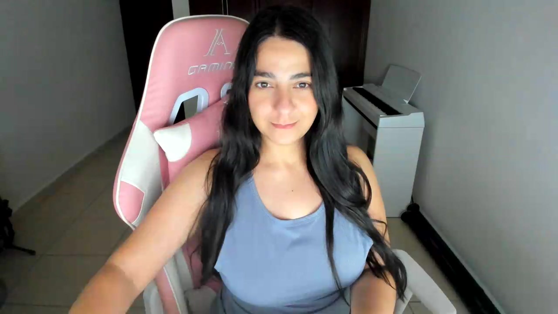 Gallery image thumbnail from anarossanna's myfreecams stream on, 06/14/2026, 05:49 image 2 of 20