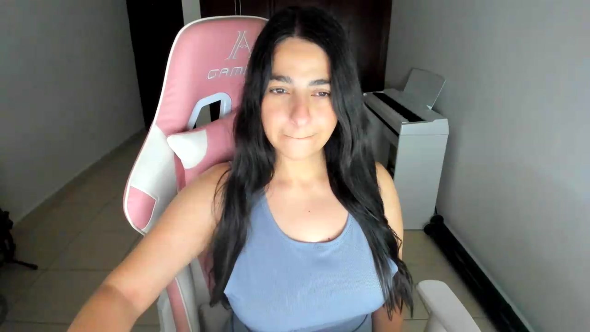 Gallery image thumbnail from anarossanna's myfreecams stream on, 06/14/2026, 05:49 image 4 of 20