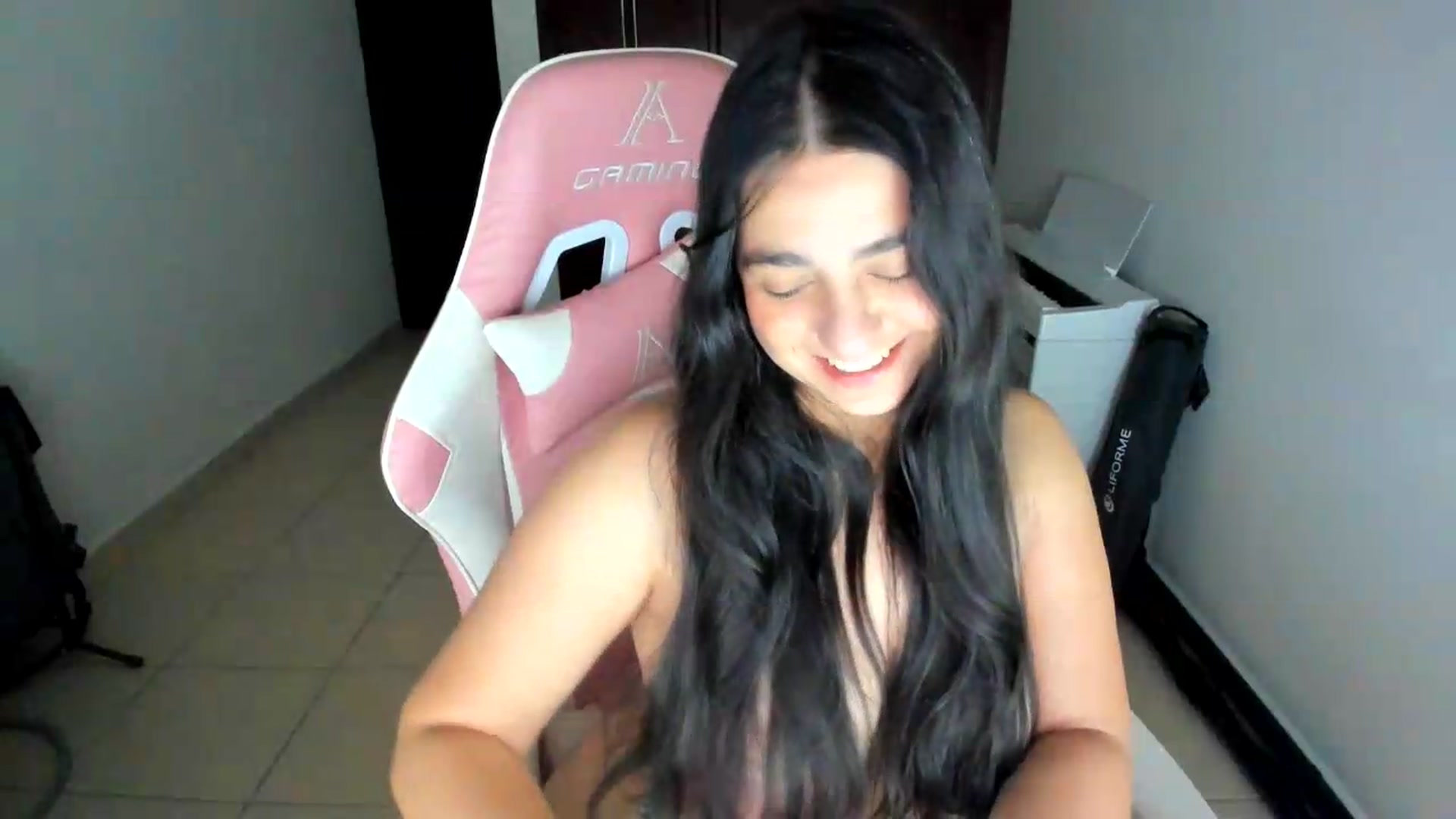 Gallery image thumbnail from anarossanna's myfreecams stream on, 06/15/2026, 04:42 image 11 of 20