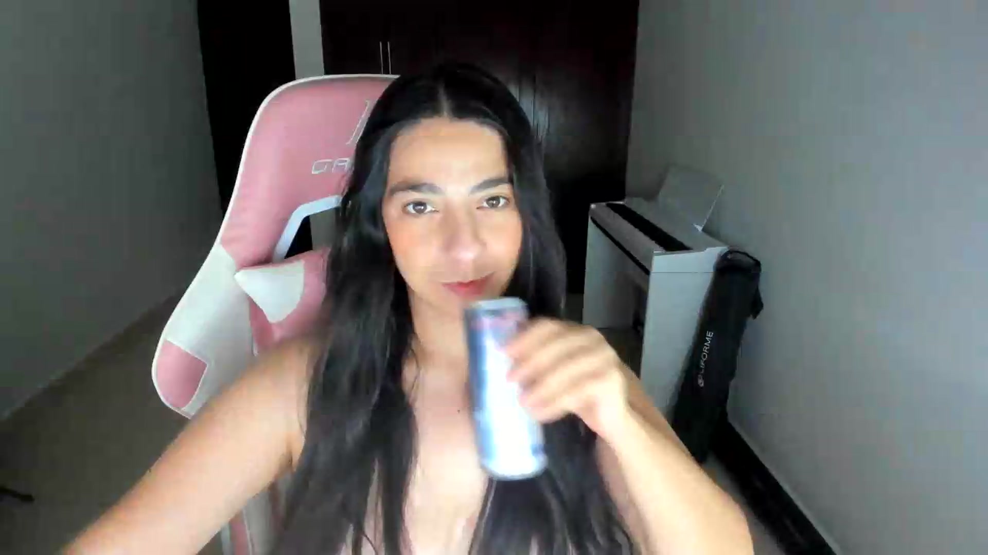 Gallery image thumbnail from anarossanna's myfreecams stream on, 06/15/2026, 04:42 image 19 of 20