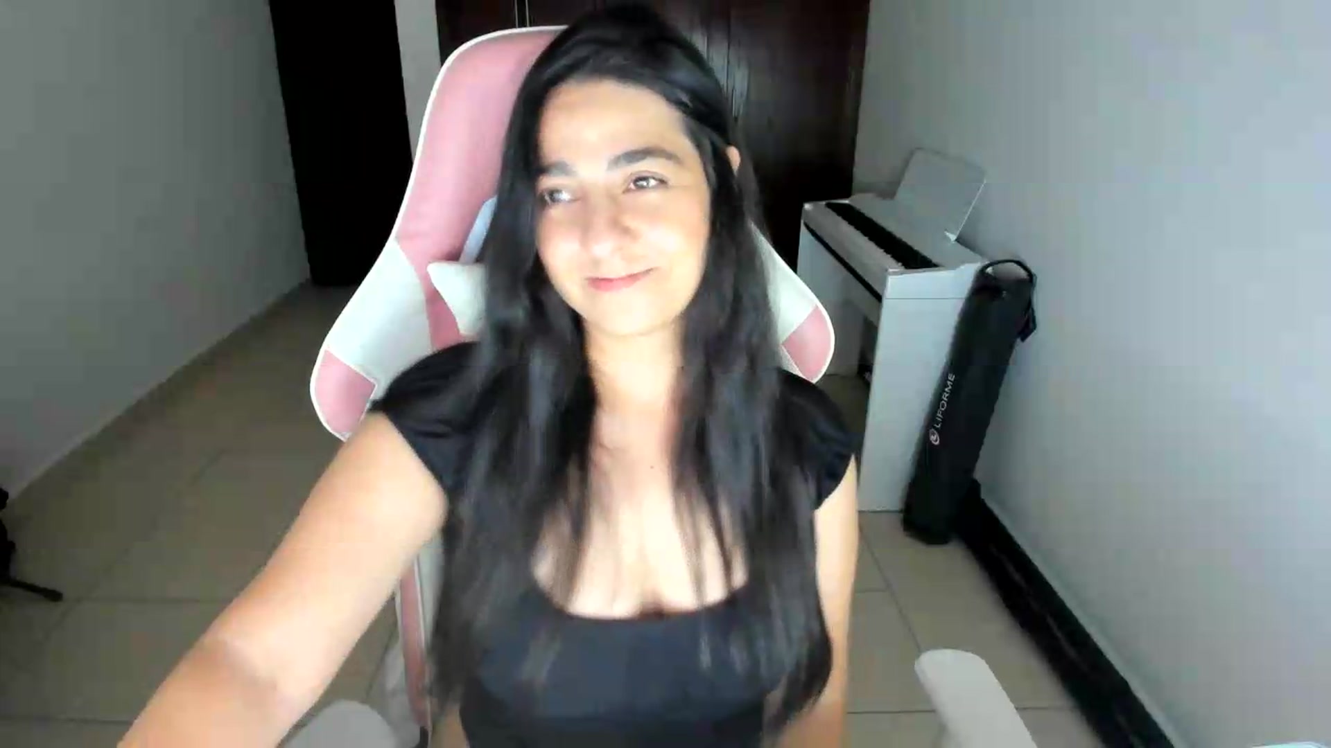 Gallery image thumbnail from anarossanna's myfreecams stream on, 06/19/2026, 04:28 image 16 of 20