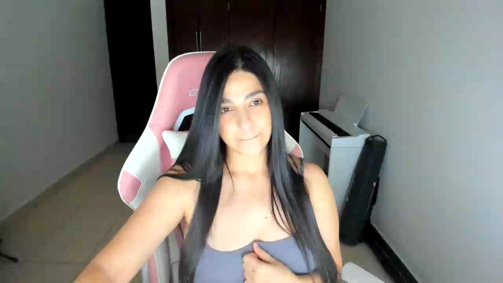 Gallery image thumbnail from anarossanna's myfreecams stream on, 06/20/2026, 02:56 image 1 of 20