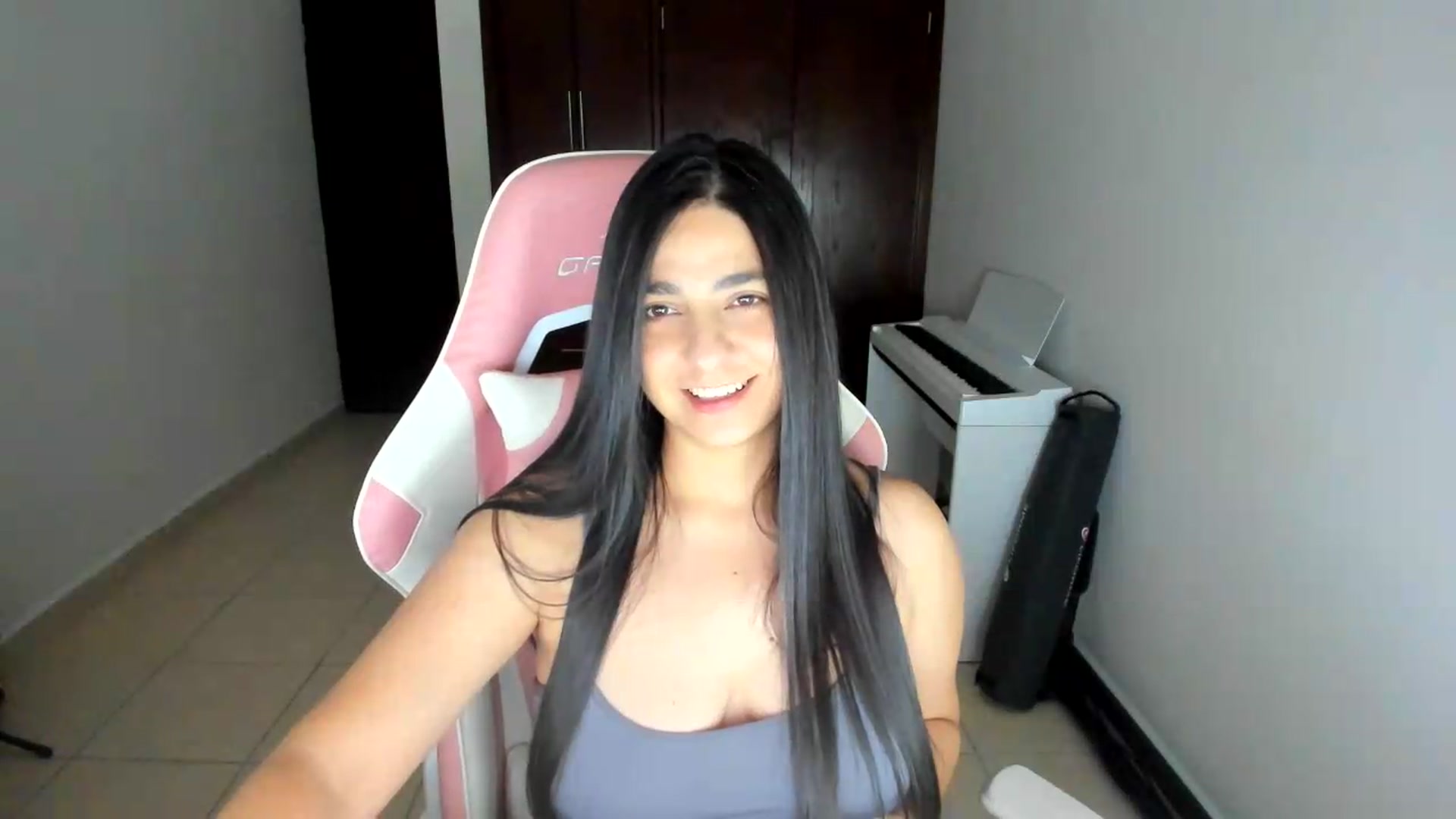 Gallery image thumbnail from anarossanna's myfreecams stream on, 06/20/2026, 02:56 image 4 of 20