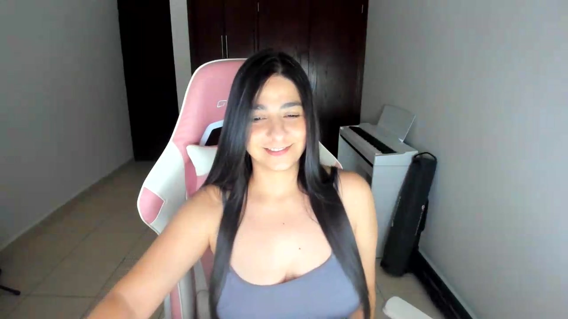 Gallery image thumbnail from anarossanna's myfreecams stream on, 06/20/2026, 02:56 image 6 of 20