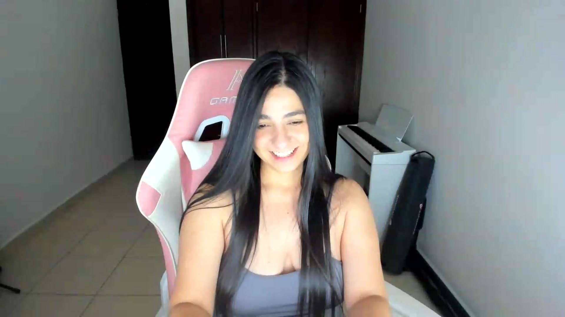 Gallery image thumbnail from anarossanna's myfreecams stream on, 06/20/2026, 02:56 image 11 of 20