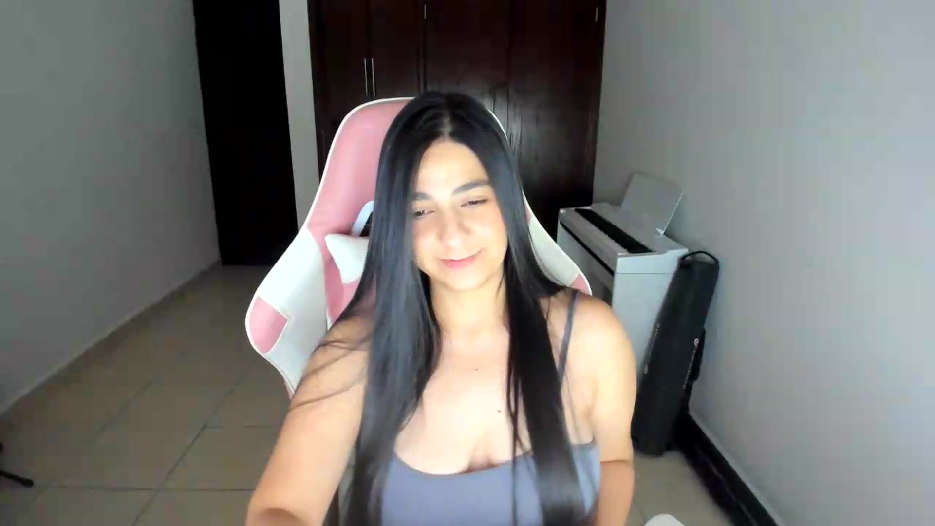 Gallery image thumbnail from anarossanna's myfreecams stream on, 06/20/2026, 02:56 image 8 of 20