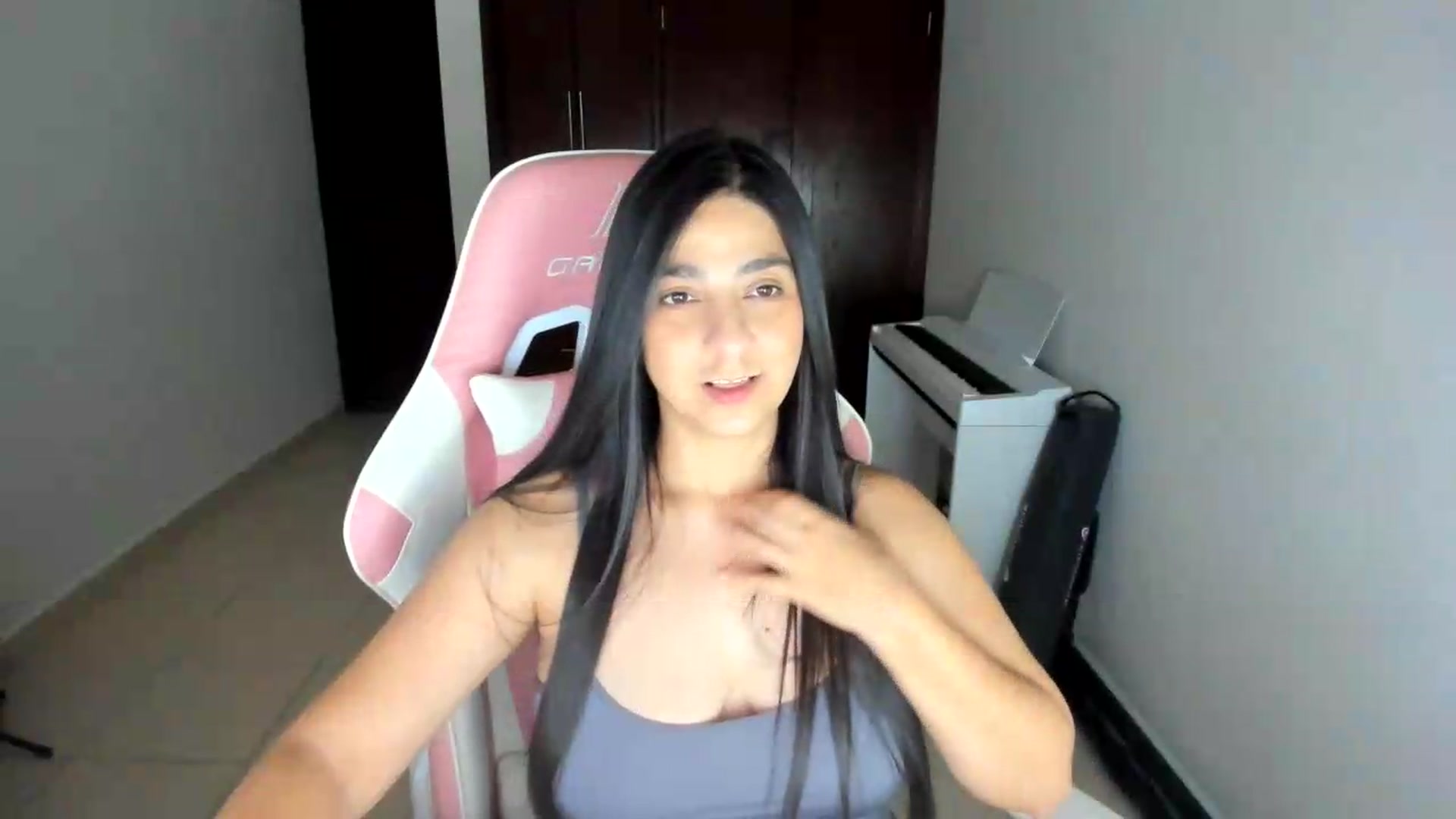 Gallery image thumbnail from anarossanna's myfreecams stream on, 06/20/2026, 02:56 image 5 of 20