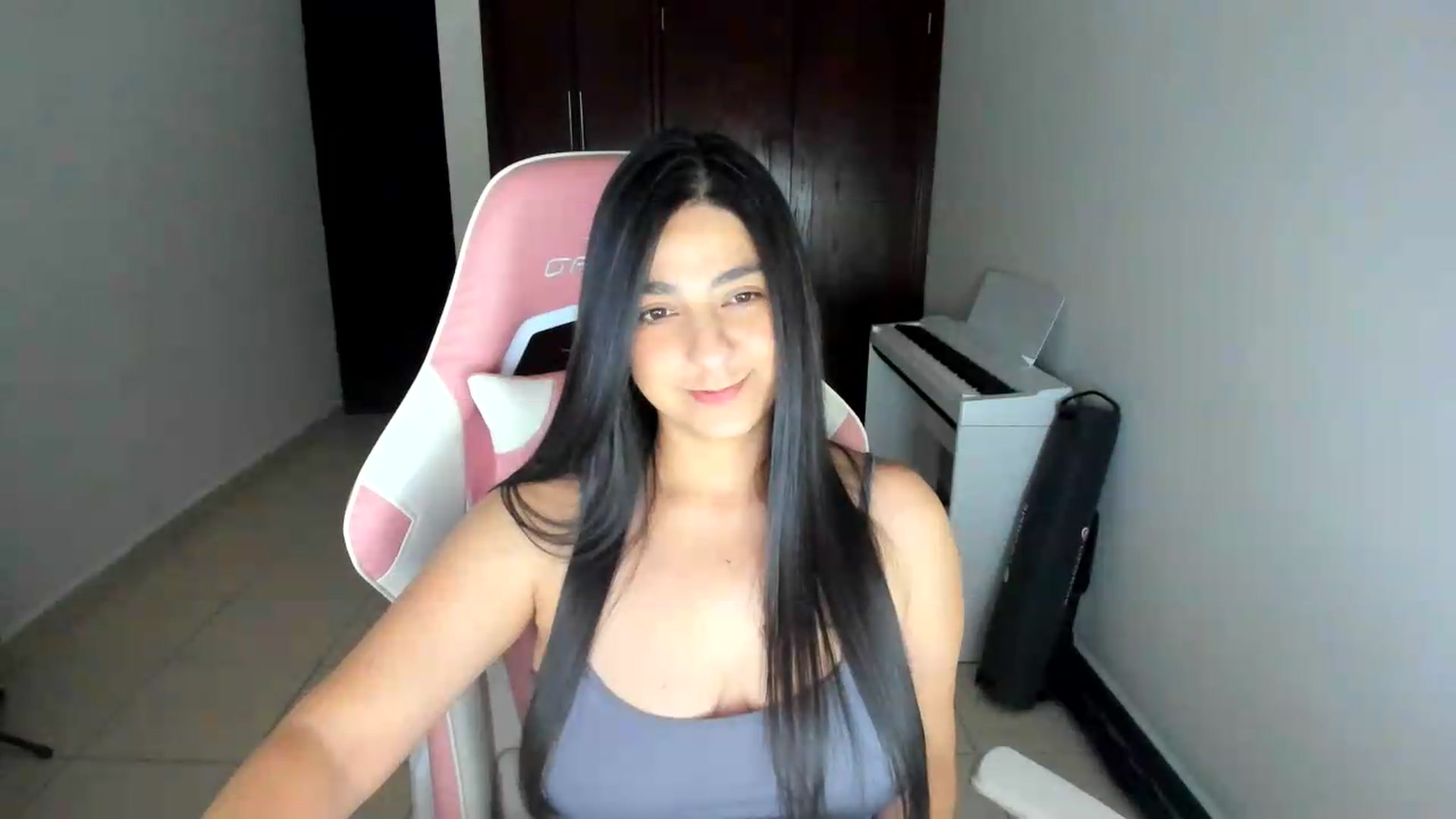 Gallery image thumbnail from anarossanna's myfreecams stream on, 06/20/2026, 02:56 image 2 of 20