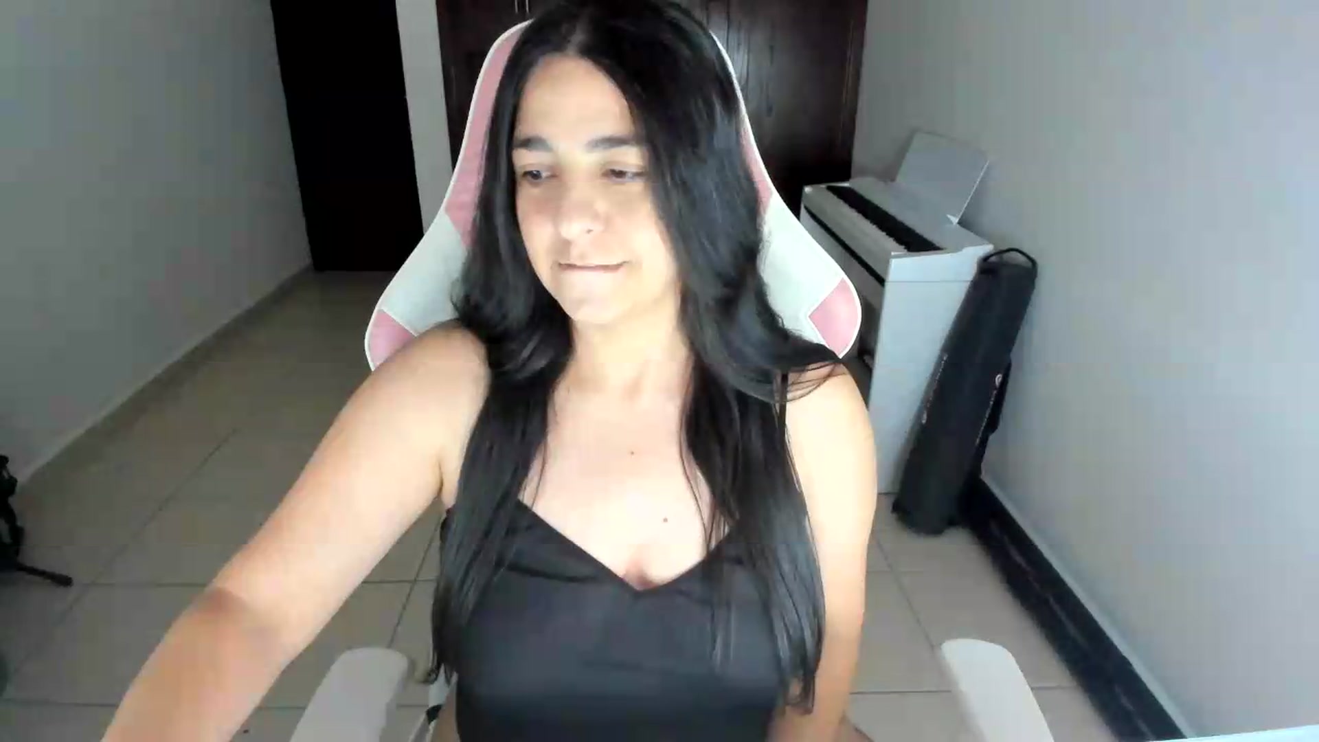 Gallery image thumbnail from anarossanna's myfreecams stream on, 07/02/2026, 04:25 image 2 of 20