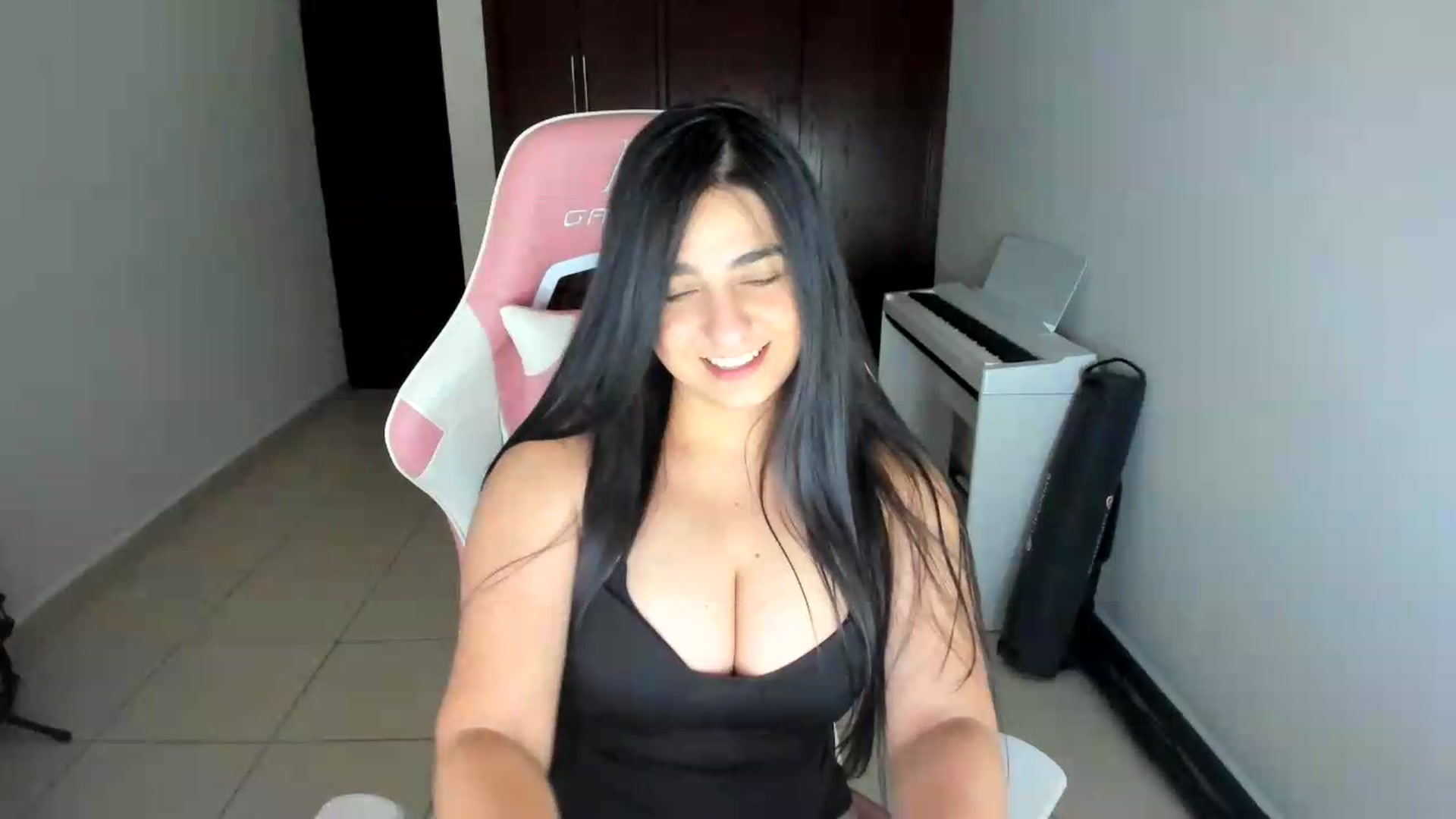 Gallery image thumbnail from anarossanna's myfreecams stream on, 07/10/2026, 03:59 image 7 of 20