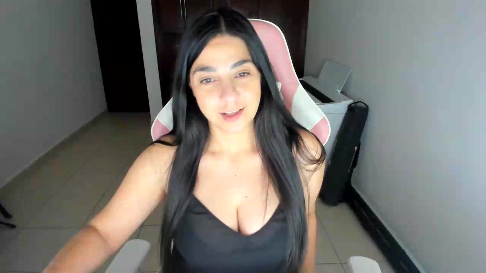 Gallery image thumbnail from anarossanna's myfreecams stream on, 07/11/2026, 03:45 image 2 of 20
