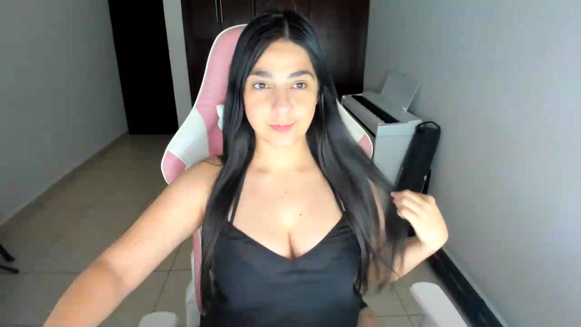 Gallery image thumbnail from anarossanna's myfreecams stream on, 07/11/2026, 03:45 image 8 of 20
