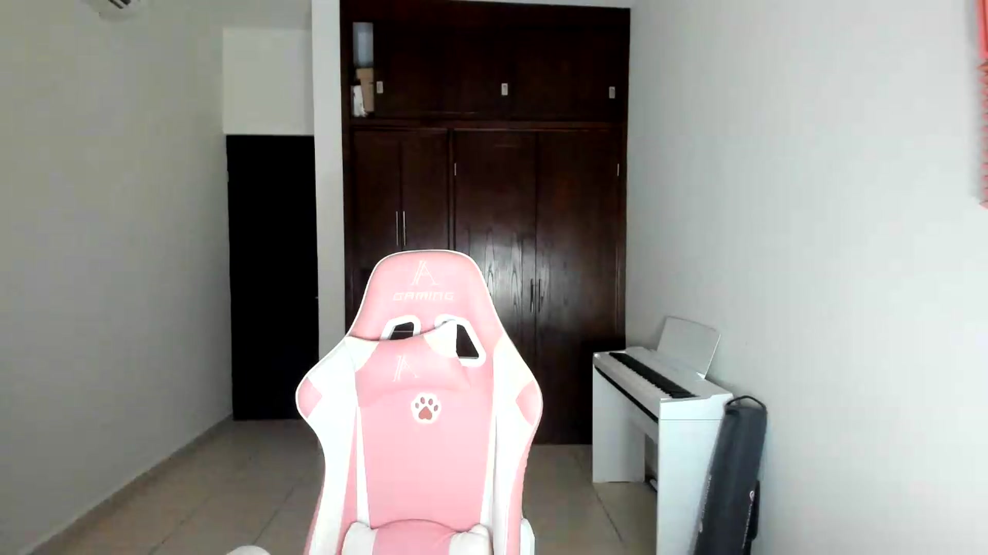 Gallery image thumbnail from anarossanna's myfreecams stream on, 07/12/2026, 03:41 image 11 of 20