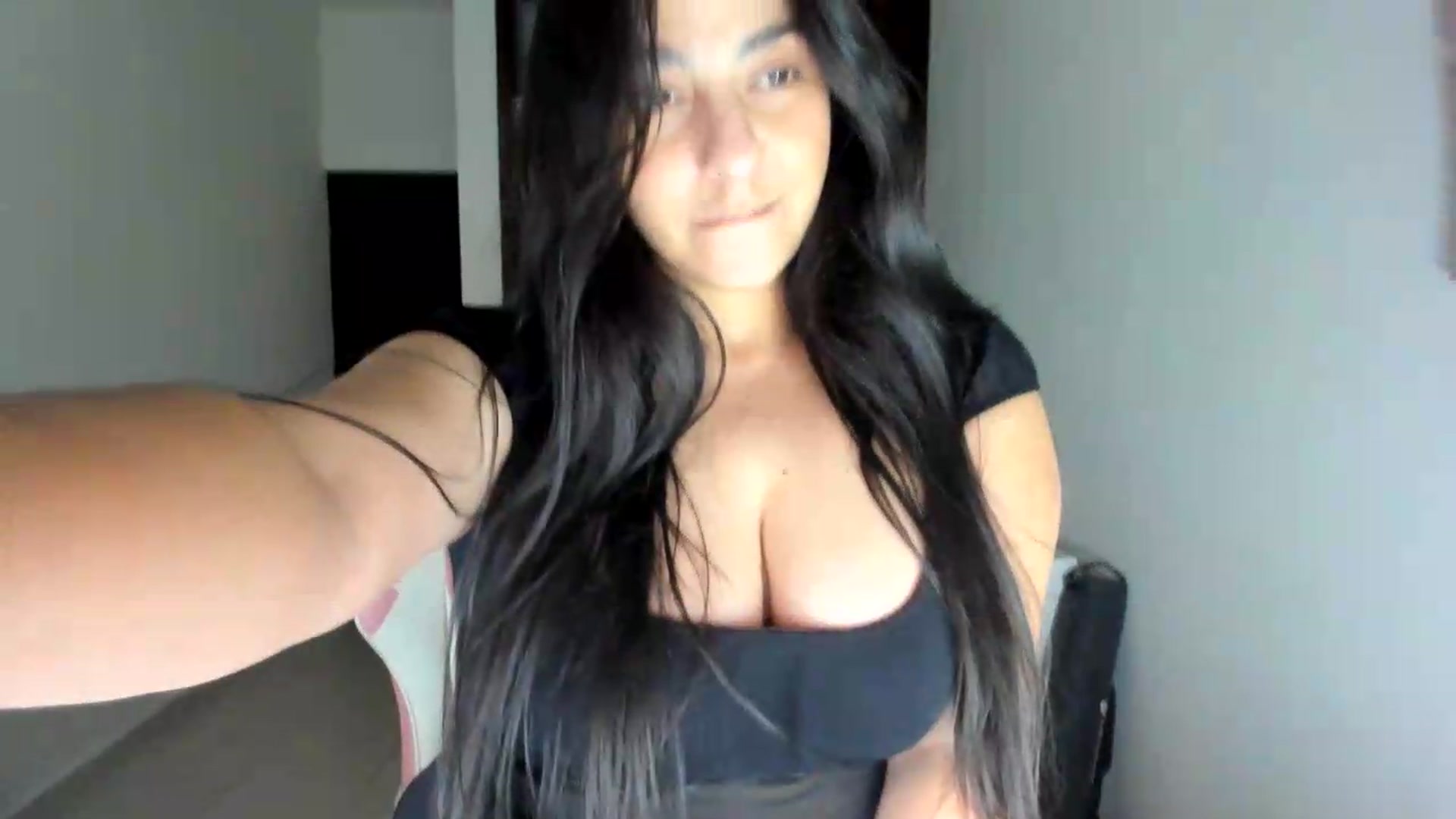 Gallery image thumbnail from anarossanna's myfreecams stream on, 07/12/2026, 03:41 image 8 of 20