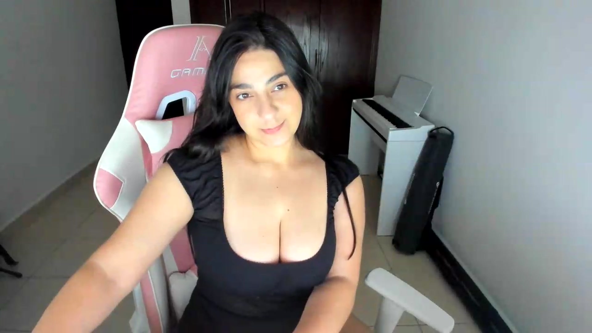 Gallery image thumbnail from anarossanna's myfreecams stream on, 07/12/2026, 03:41 image 2 of 20